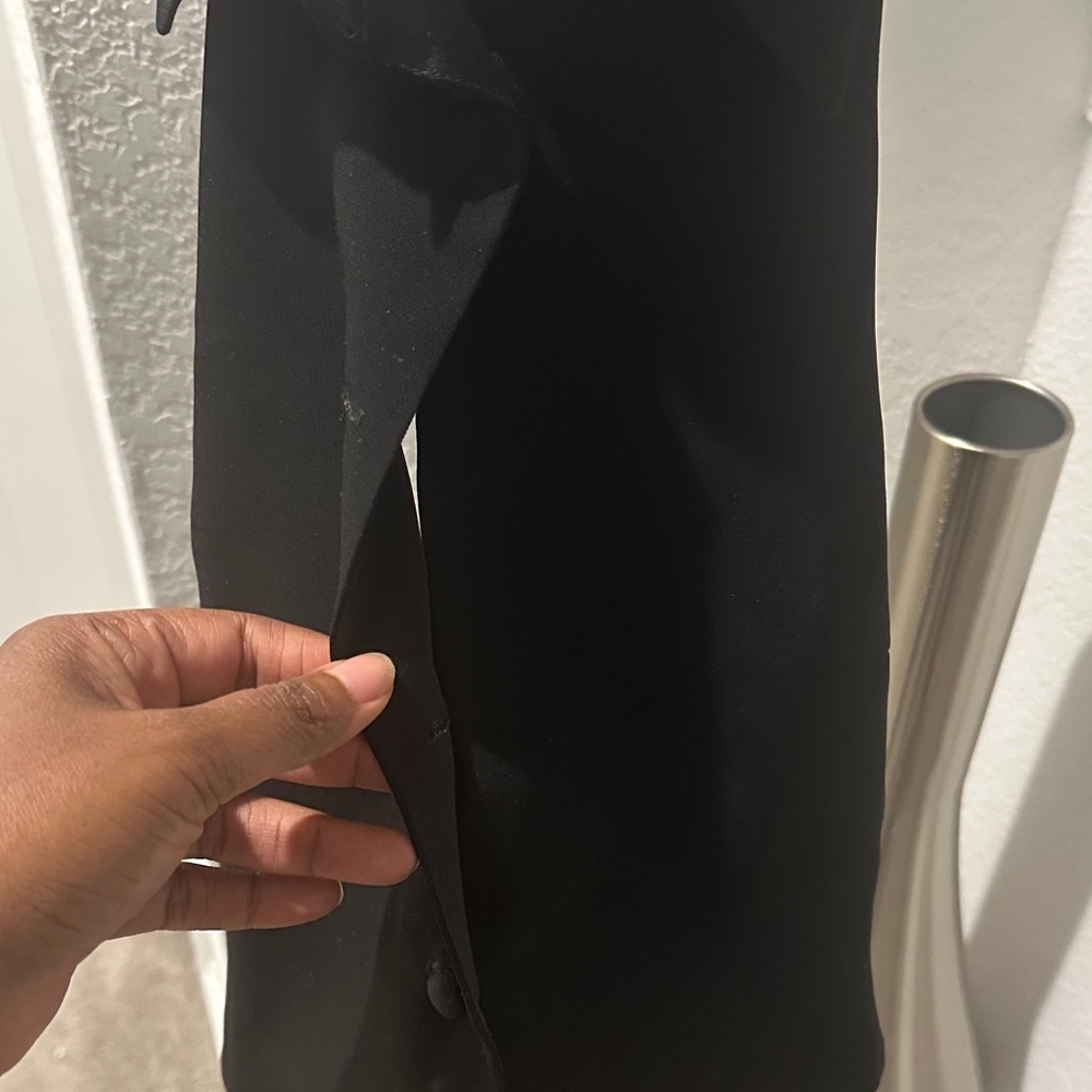Harve Benard Black Collared Sleeveless Top - Picture 3 of 5